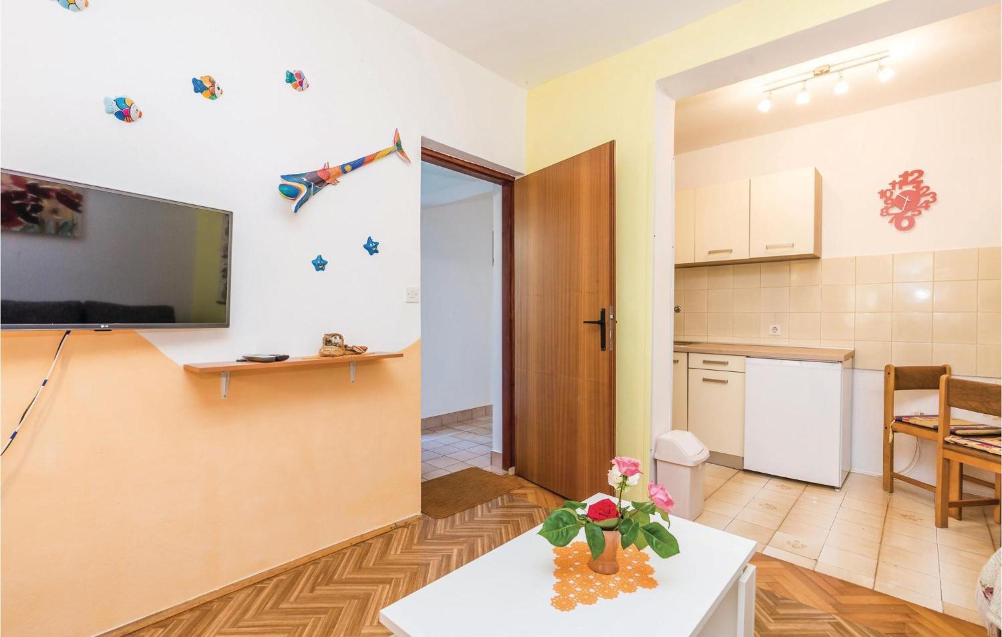 Stunning Apartment In Barbat-Rab With Wifi Barbat na Rabu 外观 照片